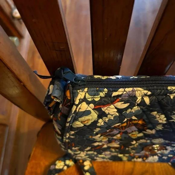 Vera Bradley Saddle Crossbody Turnlock Key Bag in Floral Bursts - Picture 5 of 13